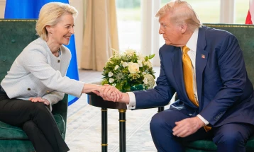 Фон дер Лајен му вети на Трамп дека ЕУ ќе престане да купува руска нафта и гас