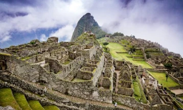 Околу 1.600 туристи евакуирани од Мачу Пикчу поради локални протести