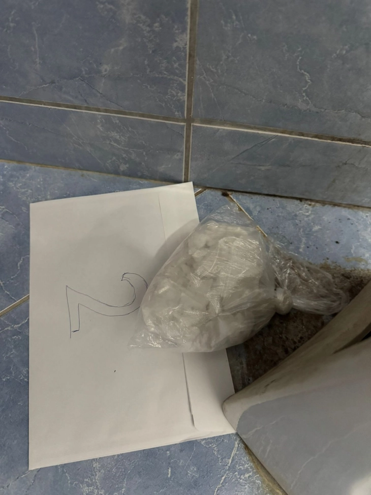 Претрес во Тетово, пронајдена дрога, приведени две лица