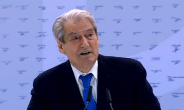 Berisha e dërgon ministren virtuale “Diella” në Gjykatën Kushtetuese