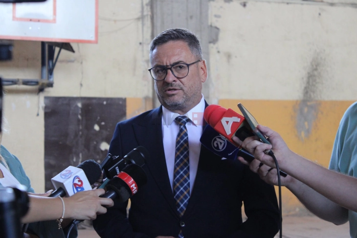 Risteski nga Kumanova: Kursim prej rreth 3.000 denarë për dy nxënës, sipas të dhënave fillestare nga masa 