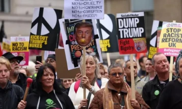 Protesta në Uindsor dhe në qendër të Londrës kundër vizitës së Trampit