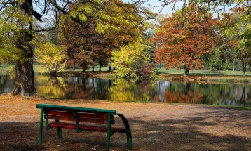 Weather: Clear and chilly morning, sun later; high 28°C