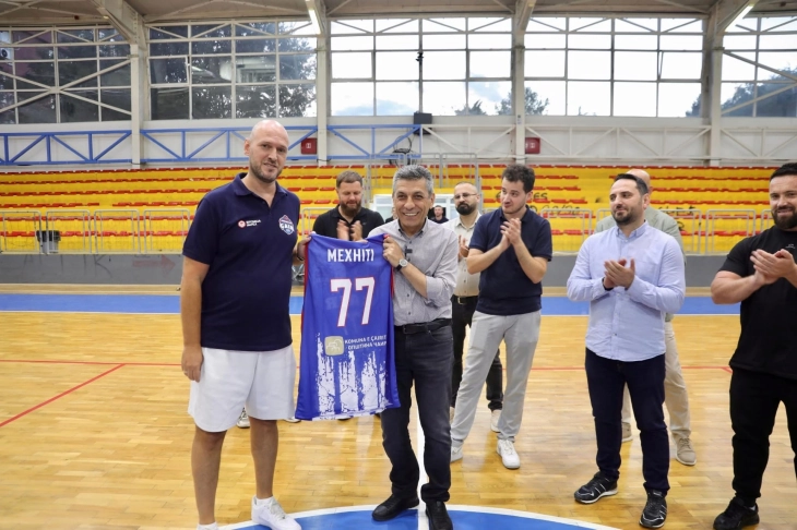 Меџити: Чаир заслужува да се искачи на врвовите на успехот преку инвестициите во спорт и млади