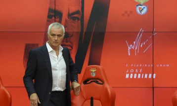 Мурињо официјално на клупата на Бенфика