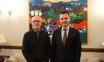 Средба на министерот Муцунски со сенаторот Петер Велч во Вашингтон