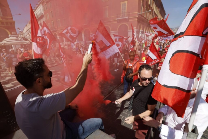 Mass protests against austerity draw hundreds of thousands in France