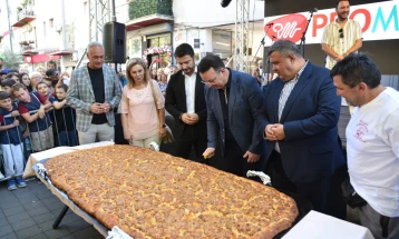 17th Shtip Pastrmajliad begins with cutting of giant pastrmajlija pie