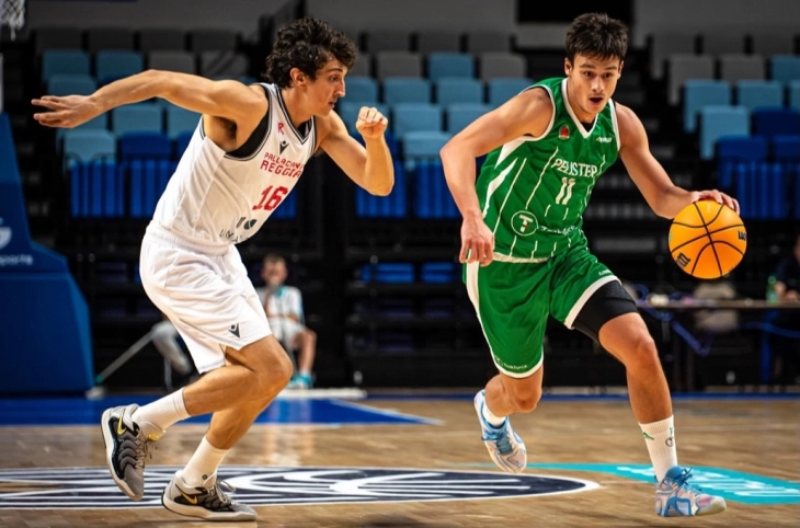 Пелистер поразен од Реџина