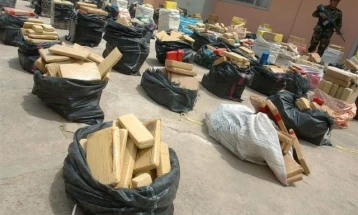 Перу ја засилува борбата против дрогата, купува уште 12 авиони