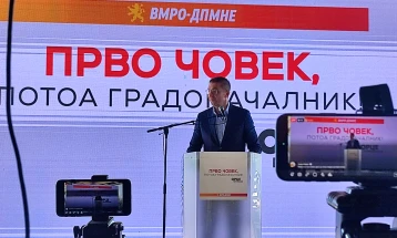 Mickoski: Duhet të ketë përgjegjësi për qytetin e rrënuar dhe koasin e lënë