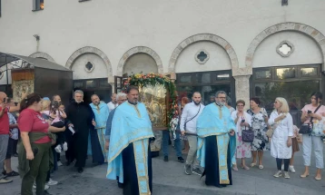 Вечерна богослужба и литија во храмот „Рождество на Пресвета Богородица“ во Скопје