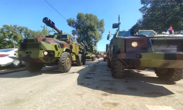 Вучиќ отфрла критики: 47.000 луѓе присуствуваа на воената парада во Белград