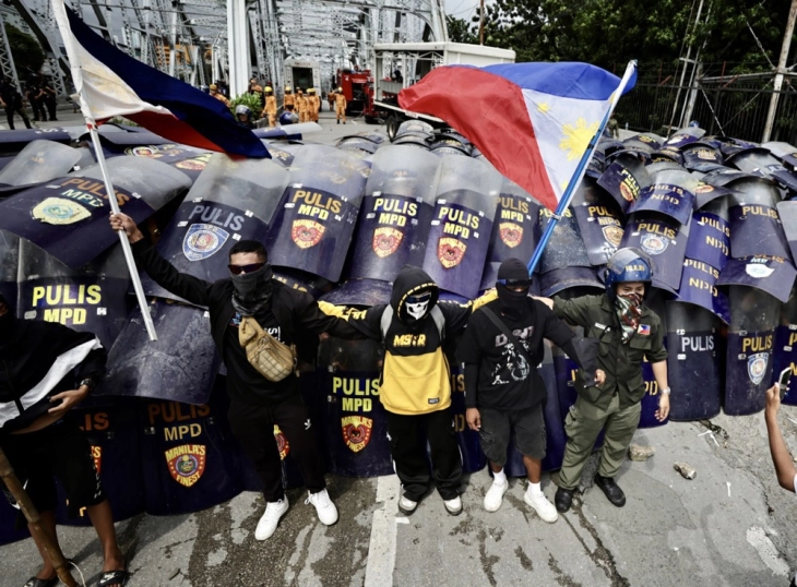 Thousands join protest against corruption in the Philippines