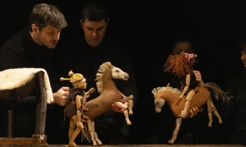 Театарот за деца и младинци – Скопје со „Роња, ќерката на ограбувачот“ на фестивал во Мостар