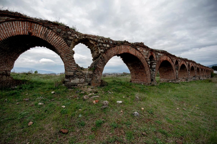 ДЗС: Под целосна контрола пожарот во близина на Скопскиот аквадукт