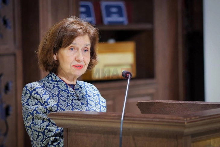 Siljanovska Davkova me një fjalim me rastin e 30-të vjetorit të Konferencës së katërt botërore të grave e nis vizitën e punës në SHBA