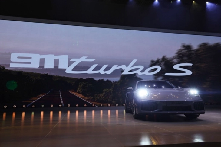 Претставен најбрзиот досега Порше 911 Турбо С