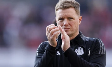 Тренерот на Њукасл ги замоли навивачите за малку трпение