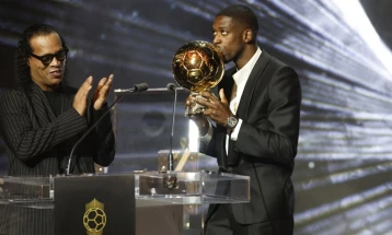 Dembele fitues i Topit të artë