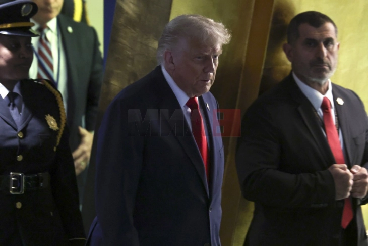 Трамп по средбата со Зеленски: Киев може да си ја врати цела Украина, Русија е „хартиен тигар“