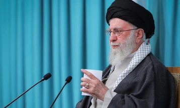 Иранскиот врховен лидер, ајатолахот Хамнеи, ги отфрли нуклеарните преговори со САД