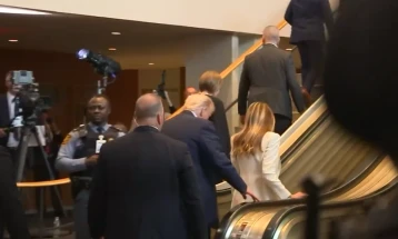 Бела куќа: Блокиран елеваторот во ОН за Трамп; ОН: Можно е безбедносниот механизам да го активира неговиот снимател