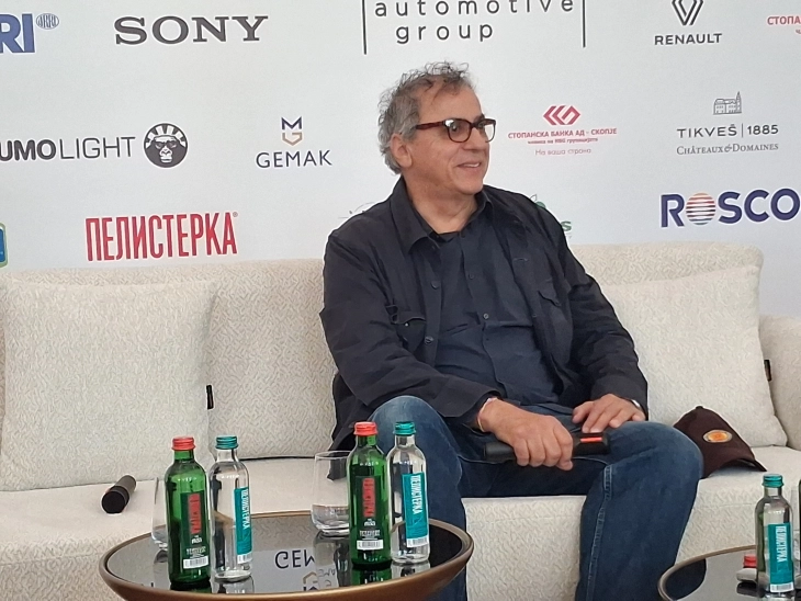 Дариус Конџи: Многу ми се допаѓа македонскиот јазик и жалам што не знам да го зборувам