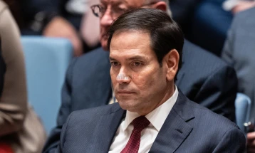 Американскиот државен секретар на средбата со Лавров побара да се запре со убивањата