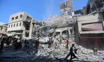 Të paktën 84 persona u vranë sot në sulmet izraelite në Gazë, kumtuan mjekët palestinezë