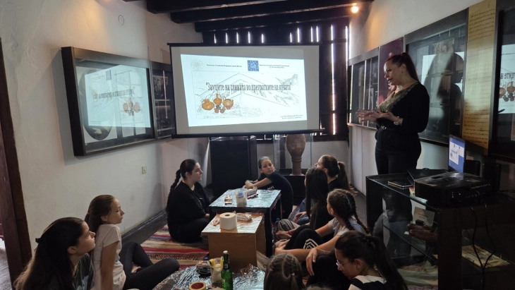 Едукативно-креативна археолошка работилница со глина за велешките основци