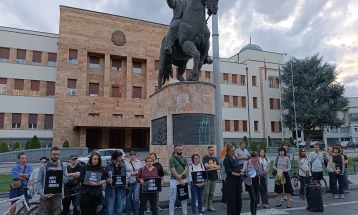 Движењето „Ниту една повеќе“ одржа протест пред Собрание
