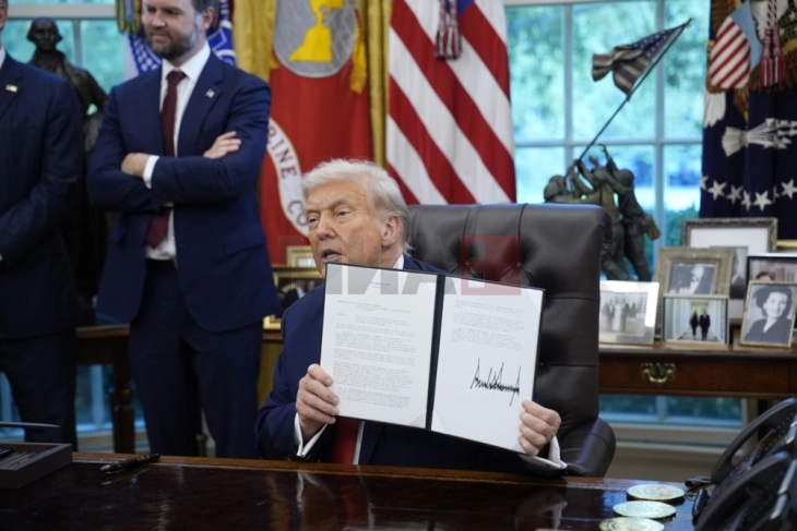 Трамп потпиша извршна уредба за продажба на ТикТок