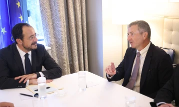 Меѓу осум и девет трилиони кубни стапки е можното количество природен гас во два блока во кипарската ексклузивна економска зона