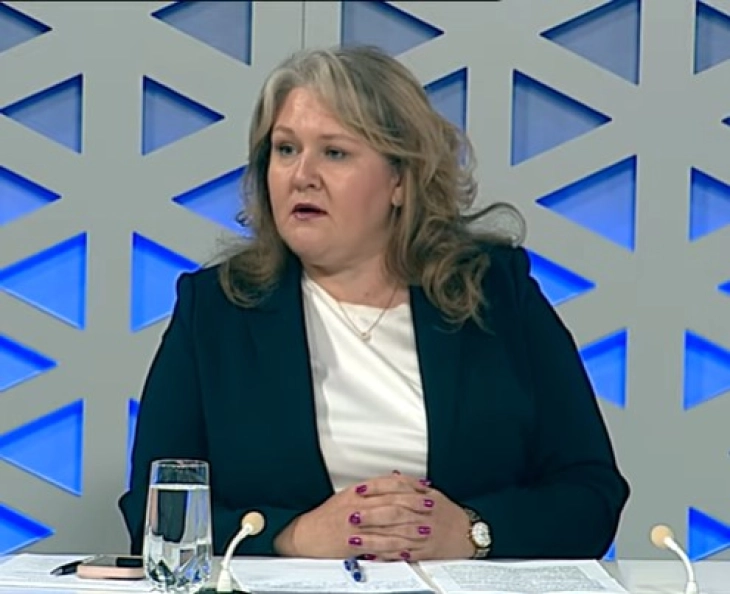 Петровска: Предлог Резолуцијата за црвените линии е подадена рака за иднината на државата