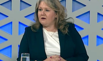 Петровска: Предлог Резолуцијата за црвените линии е подадена рака за иднината на државата