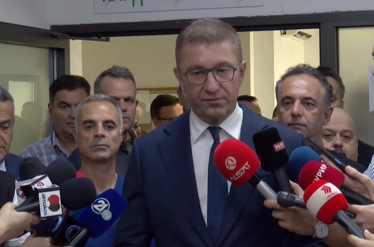 Mickoski: Not even considering constitutional changes without guarantees, only accept Macedonian red lines