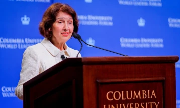 Siljanovska-Davkova në Forumin e Liderëve Botërorë në Universitetin Kolumbia në Nju-Jork: Kërkesa për ndryshime kushtetuese nuk ka asgjë të përbashkët me Kriteret e Kopenhagës