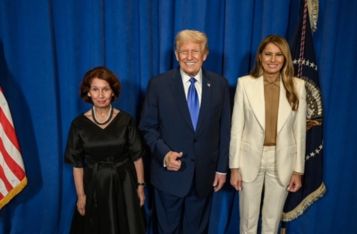 Сиљановска-Давкова за злонамерните написи: Фотографијата со претседателот Трамп и неговата сопруга е автентична