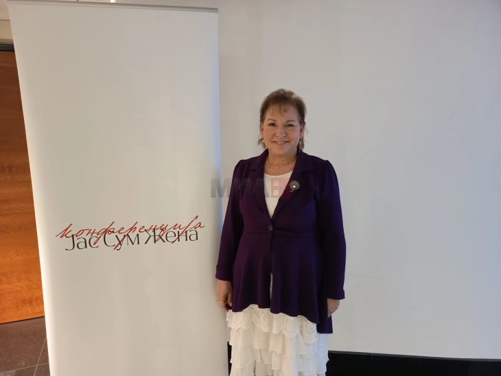 Кимберли Флечер на „Јас сум жена“: Имате лидерство што ја носи земјата во правилна насока, сега е моментот движењето на мајките да застане заедно со креаторите на политики