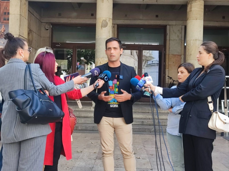 Мециновиќ: Кампањата на Левица се сели на улица по забраната за рекламирање