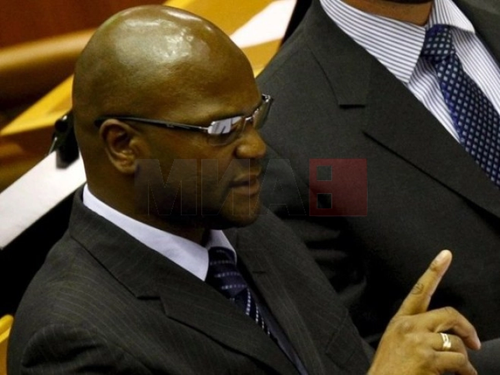 Ambasadori i Afrikës së Jugut në Francë është gjetur i vdekur para një hoteli në Paris, ka rënë nga kati i 22-të