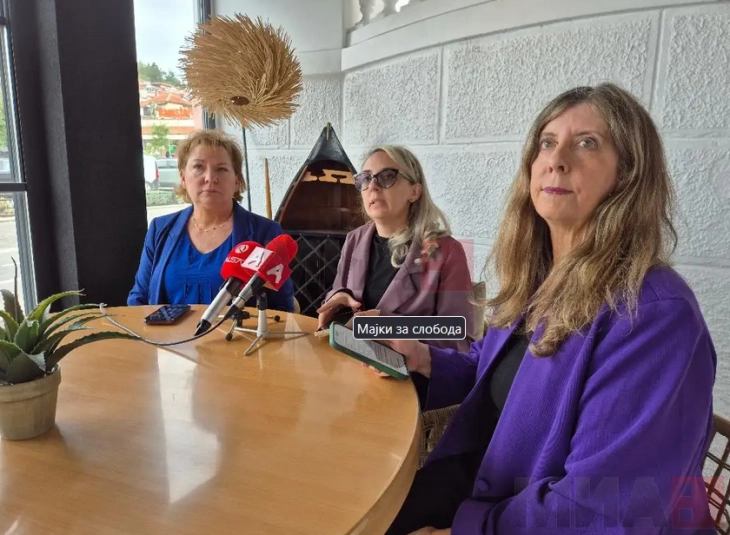 Fleçer, Dukoska dhe Skot nga Nënat e botës: Të gjithë jemi nga vende të ndryshme, por kemi të njëjtin kujdes - fëmijët të jenë të sigurt dhe me arsim të mirë