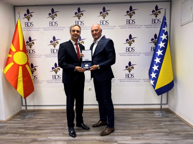 Министерот за одбрана на БиХ Зукан Хелез го посети Бошњачкиот демократски сојуз во Северна Македонија: Повик за единство и гласање според убедувањето