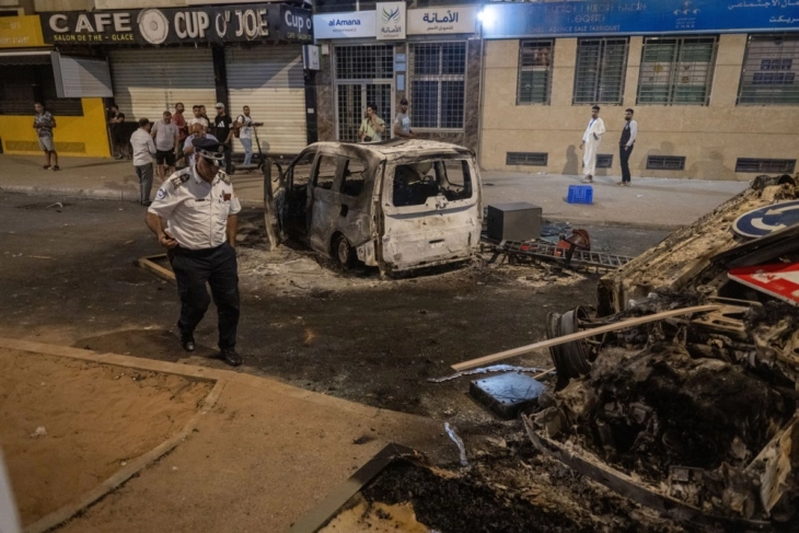 Петта ноќ протести во Мароко, судири меѓу млади и полиција, две лица убиени