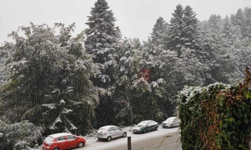 Првиот снег на повисоките места во Дебарско, во Маврово и на Шапка