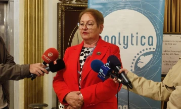 Punëtori: Dyzet për qind e të rinjve nën 18 vjeç janë duhanpirës - shifrat janë alarmante