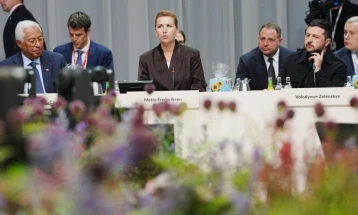 Зеленски со порака за „момците од Унгарија“ - да го послушаат Трамп и престанат да купуваат руска нафта 