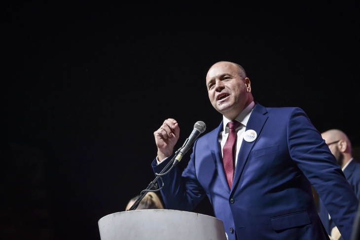 Движење ЗНАМ: Вистинскиот патриотизам се гледа во тоа кој што направил, а Филипче ги распродава државните интереси