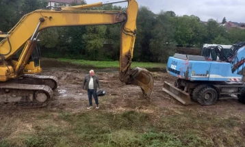 Започна регулирањето на коритото на Брегалница во центарот на Делчево